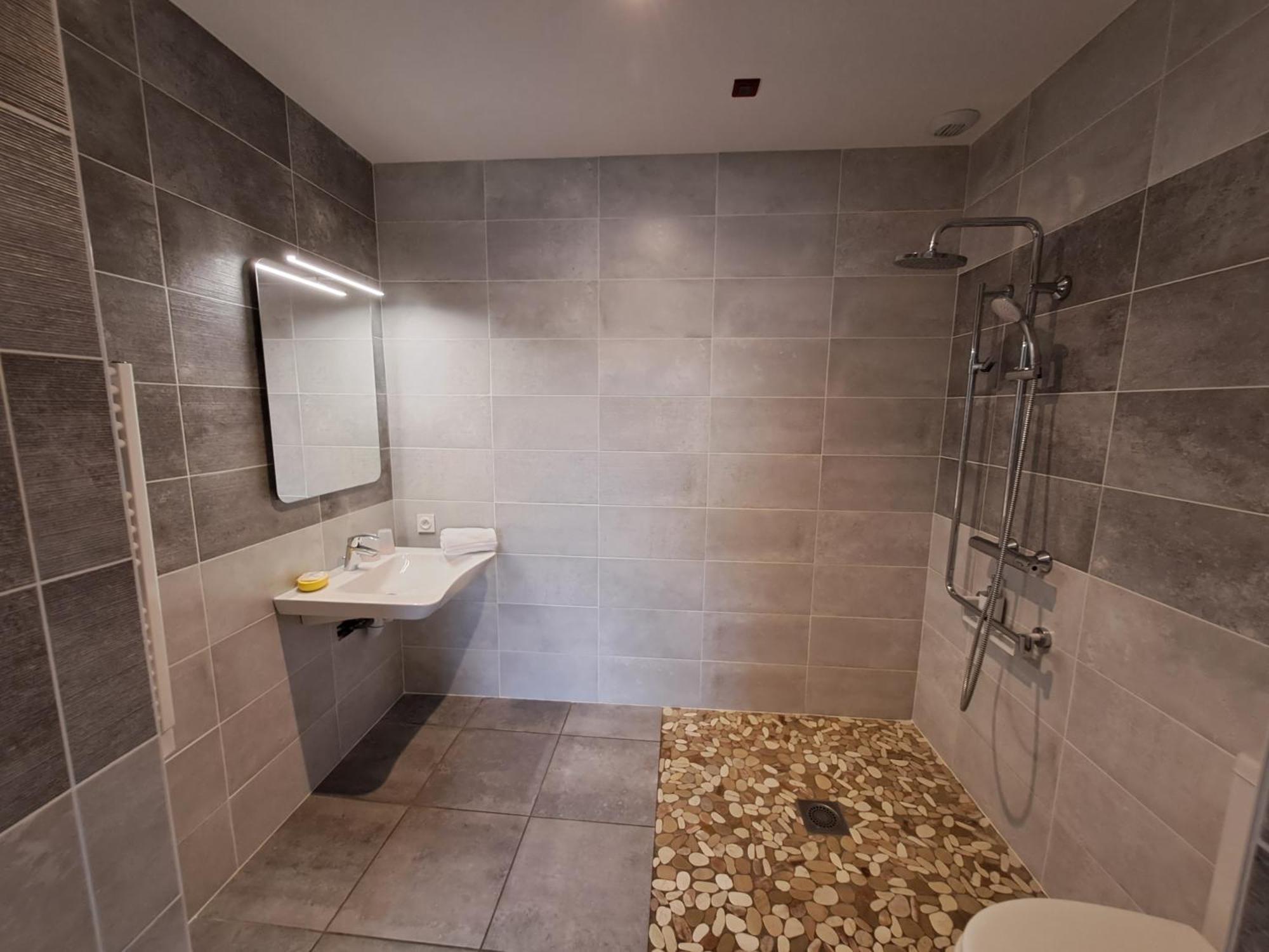 Hotel L'Auberge Canaulaise Лакано Екстер'єр фото